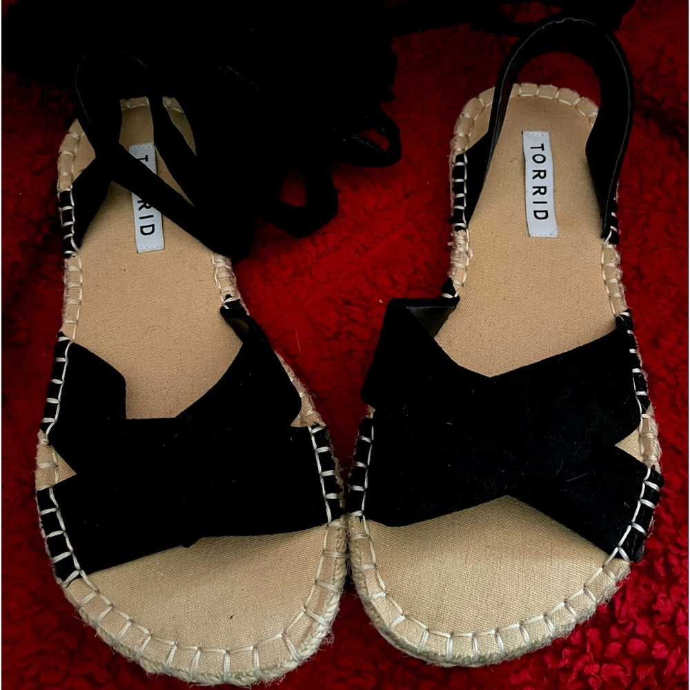 New black lace up gladiator sandals